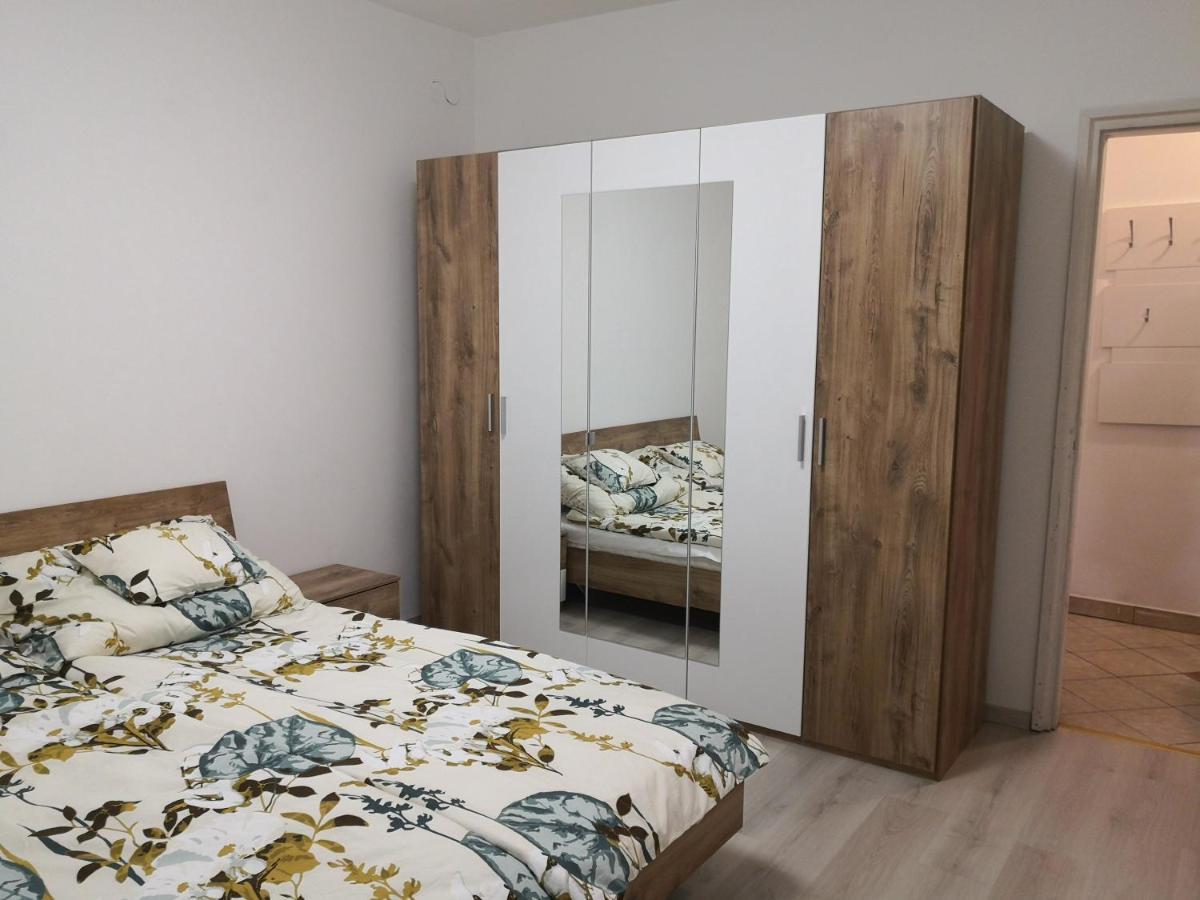 Oasis Apartman Σέγκεντ Εξωτερικό φωτογραφία