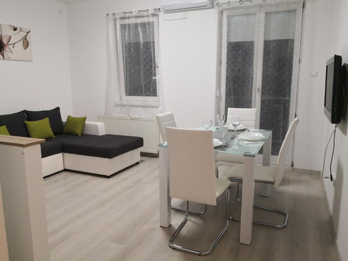 Oasis Apartman Σέγκεντ Εξωτερικό φωτογραφία